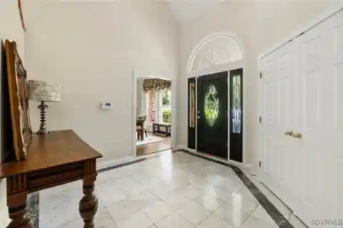 Elegant Living on Nearly an Acre