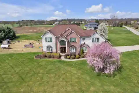 Stately Home on 2.5 Country Acres