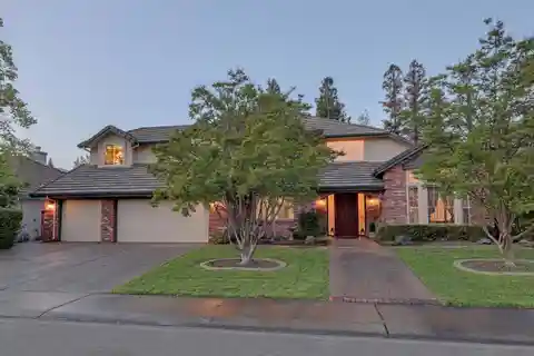 Spacious Turnkey Home in Phoenix Field