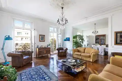 Elegant Apartment Near Parc Monceau