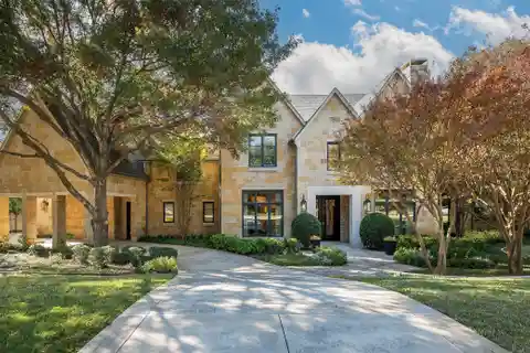 Exceptional Creekside Estate in Glen Abbey
