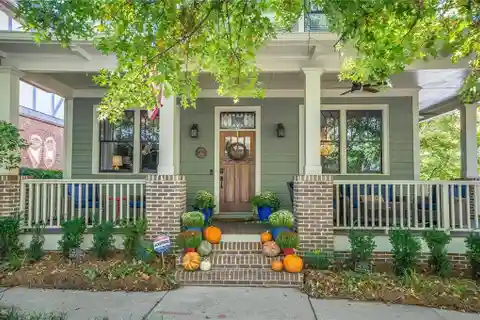 Glenwood Park Charm Meets Modern Functionality