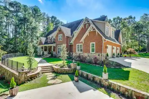 Delightful and Secluded Estate - Valley View