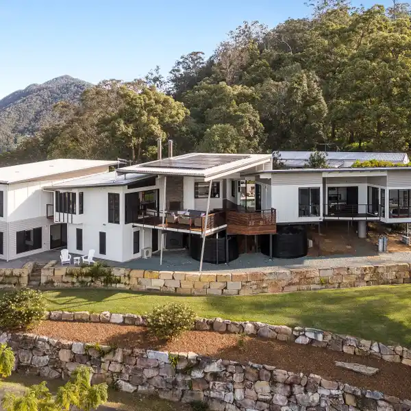 BEAUTIFULLY RENOVATED HOME IN A TRANQUIL SETTING