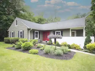 Fabulous Home on a Lovely Cul-de-sac