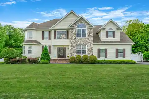 Beautifully Maintained Post-modern Home