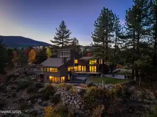 Stunning Contemporary Mountain Retreat