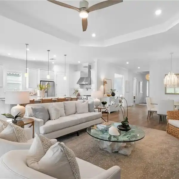 IMMACULATE HOME OFFERING A VACATION LIFESTYLE
