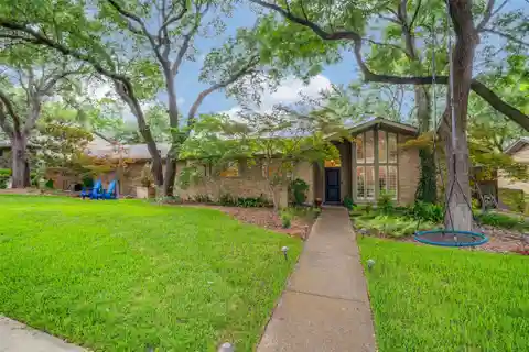 Move-in-ready Contemporary Style Home
