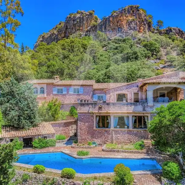 HISTORIC 16TH CENTURY PROPERTY WITH POOL IN ESCORCA