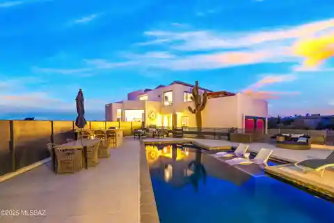 A Fusion of Artistry and Architecture