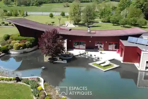 Majestic Contemporary Estate Amidst Nature’s Serenity