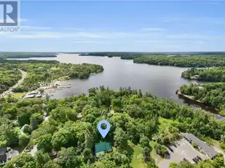 Beautiful Home in Quaint Rosseau