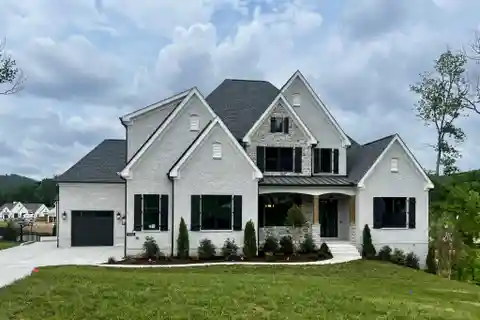 New Construction in the Prestigious Raintree Reserve