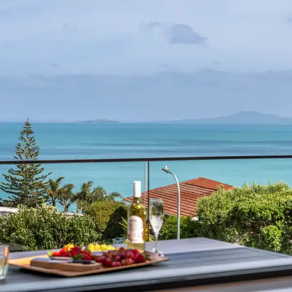 BEAUTIFULLY RENOVATED COASTAL ELEGANCE WITH SPECTACULAR SEA VIEWS