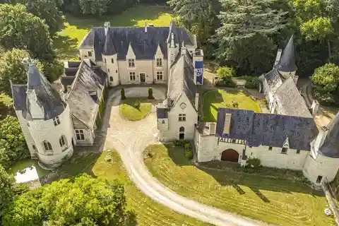 A Chateau of Kings