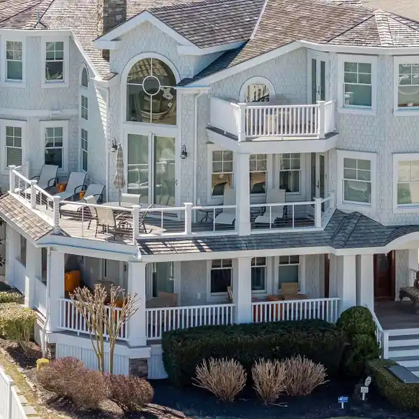 STUNNING SUMMER HAVEN IN IDEAL AVALON LOCATION