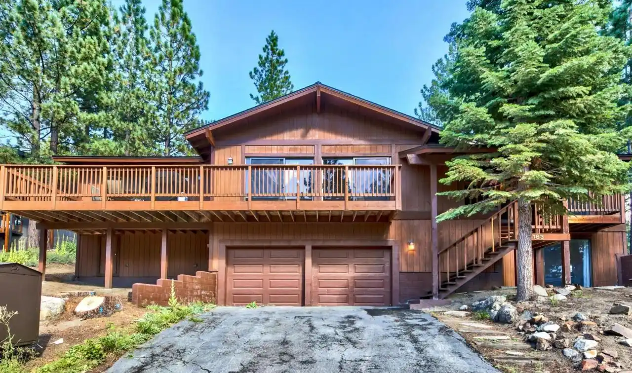 One-level Living in a Convenient Location