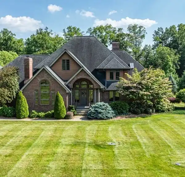 IMPRESSIVE FULL-BRICK HOME
