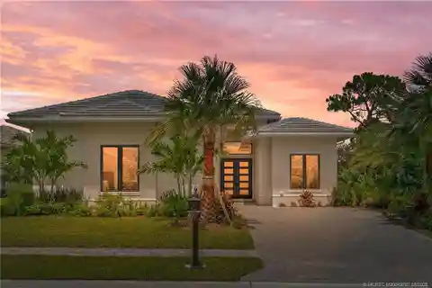 Stella Model Elegance with Soaring Ceilings
