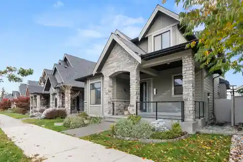 Exquisite Luxury Home in Prime Location