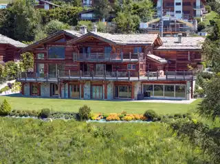 Sumptuous Property Enjoys an Exceptional Setting