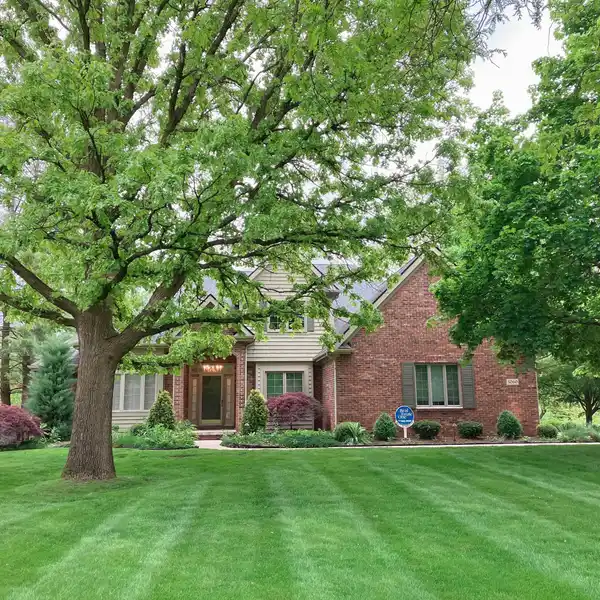 STATELY CUSTOM HOME IN STONEBRIDGE