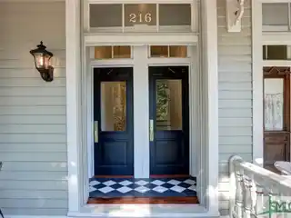Renovated Victorian District Jewel