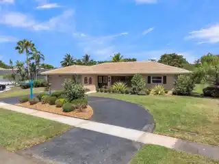 Well-appointed Pool Home in Emerald Hills