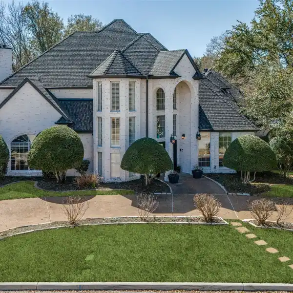 GORGEOUS UPDATED HOME IN PRESTWICK PARK