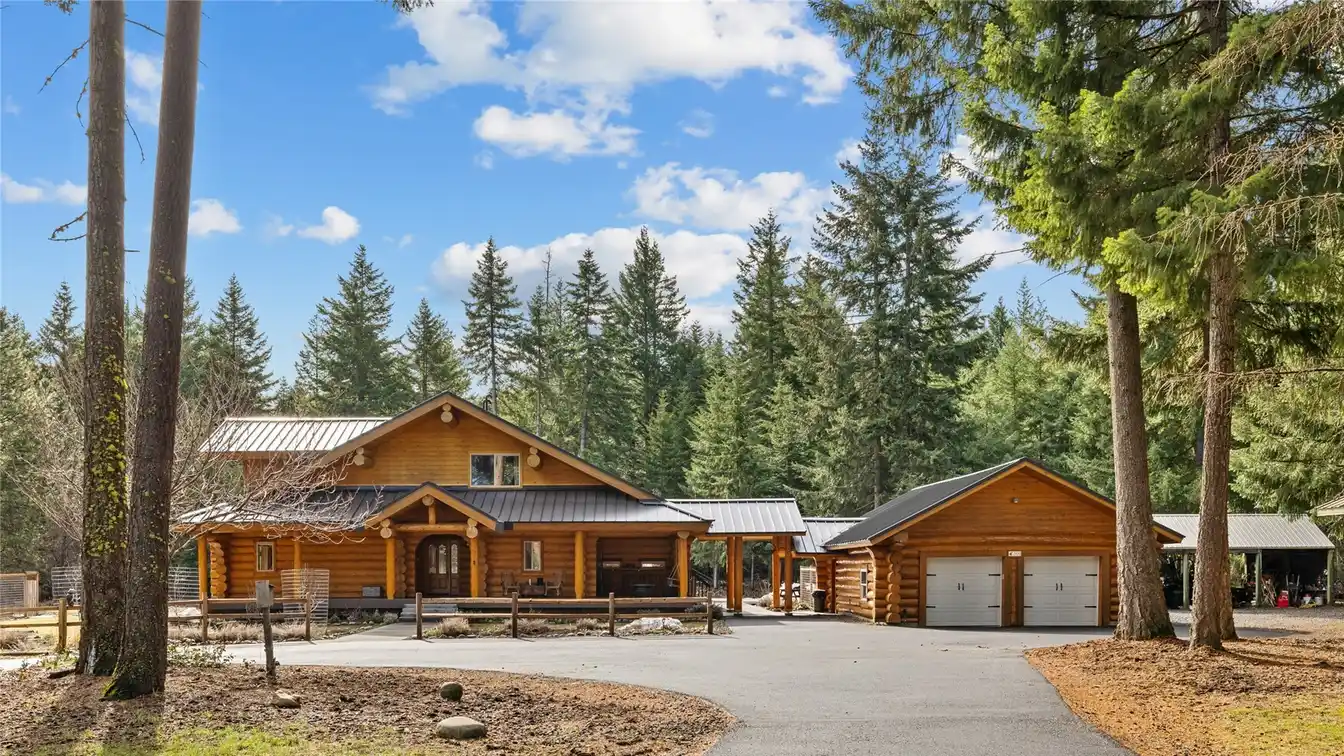 Log Home on Six Acres