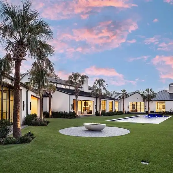 RESORT-STYLE LUXURY GATED ESTATE