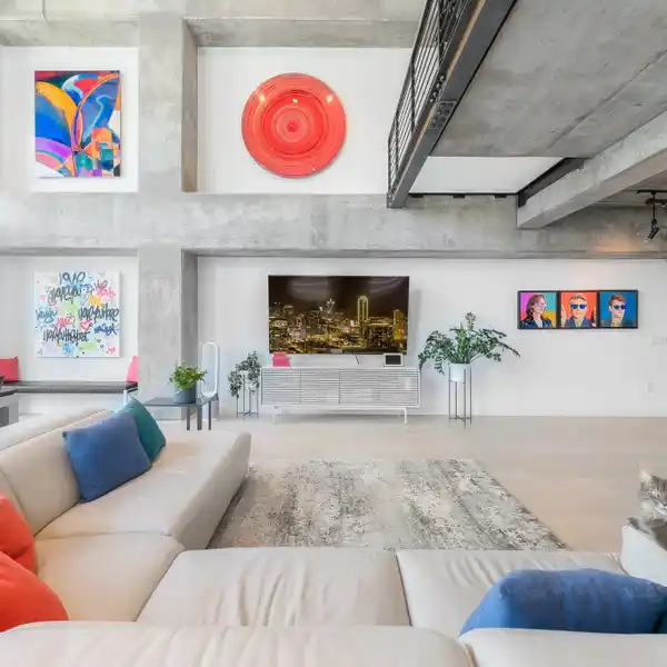 RARE COMPLETELY RENOVATED LUXURY LOFT