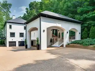 Show-stopping Contemporary Residence