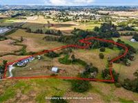 UNIQUE PROPERTY IN SOUGHT-AFTER LOCATION