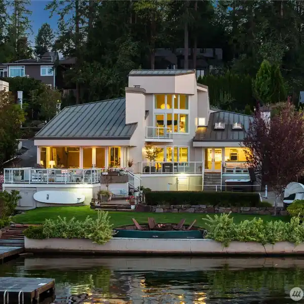 FULLY RENOVATED WATERFRONT GEM IN A CALM COVE