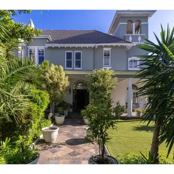 SPLENDID MANOR HOME