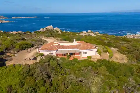 Prestigious Villa with Unrivaled Panoramic Views