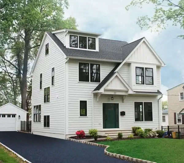 SUN-DRENCHED NEW HOME IN A CONVENIENT LOCATION