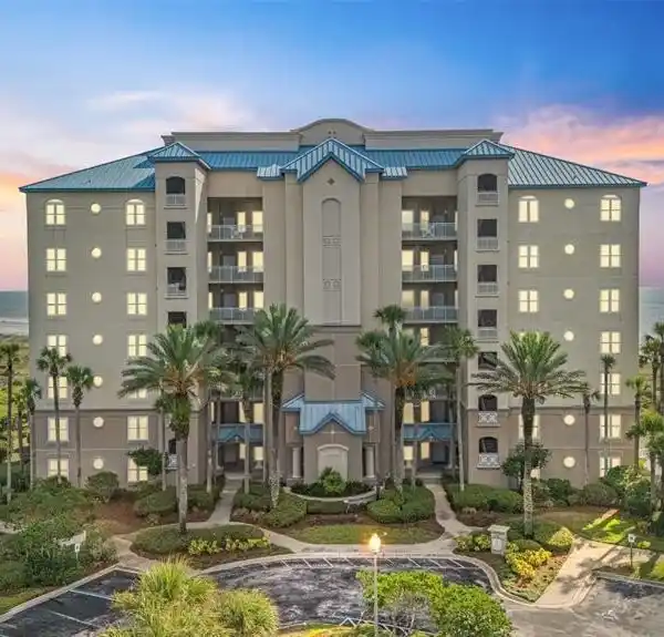 OCEANFRONT CONDO DESIGNED FOR COMFORTABLE ISLAND LIVING