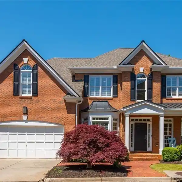 BEAUTIFUL THREE-SIDED BRICK TRADITIONAL