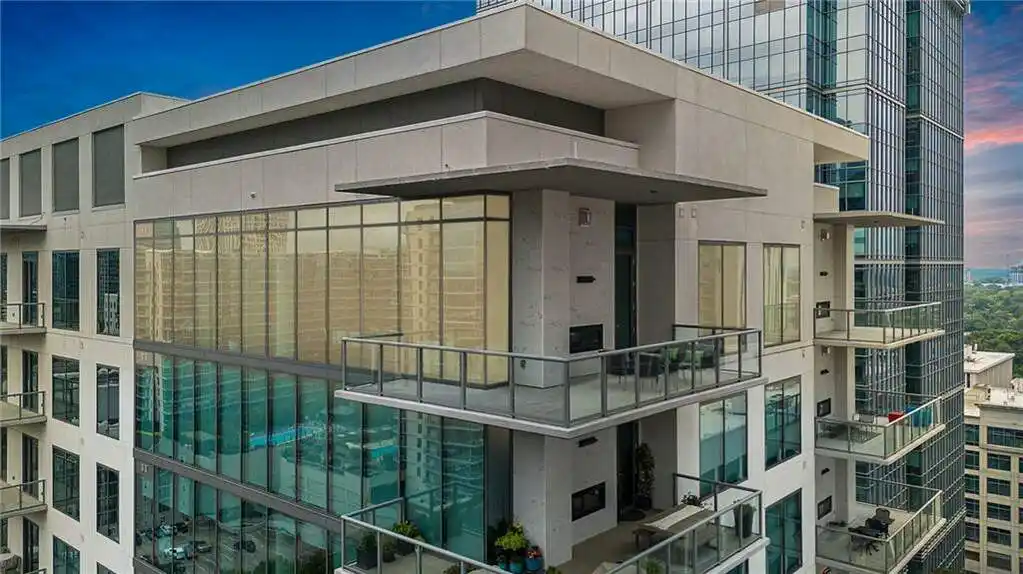 Stunning Top-floor Corner Penthouse
