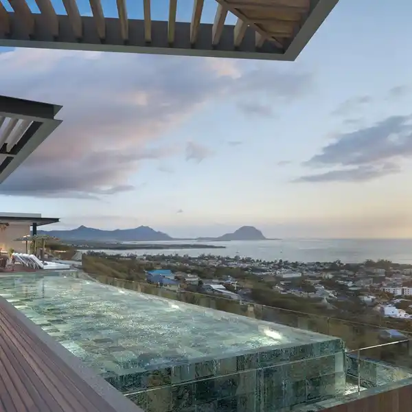 UNPARALLELED OPULENCE IN THIS EXCLUSIVE ENSUITE APARTMENT