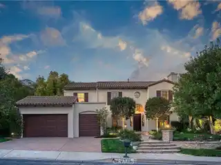 Beautifully Maintained Residence in Calabasas Park Estates