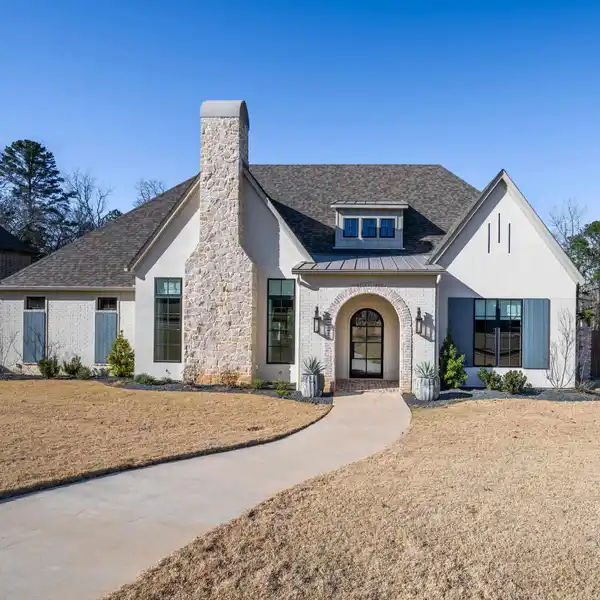 BEAUTIFUL HOME IN GATED COOKS RANCH