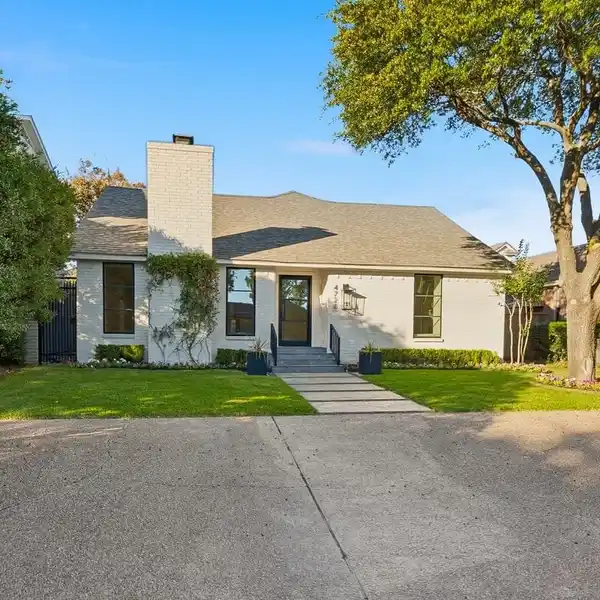 MOVE-IN READY BEAUTIFULLY UPDATED HOME