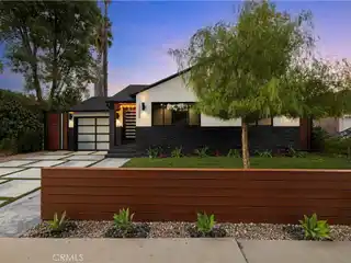 Exquisite Smart Home in Prime Location