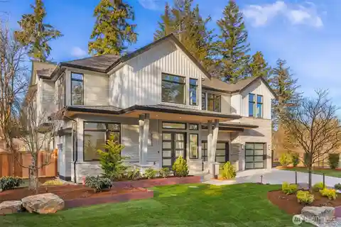 Designer-curated New Build in Prime Location