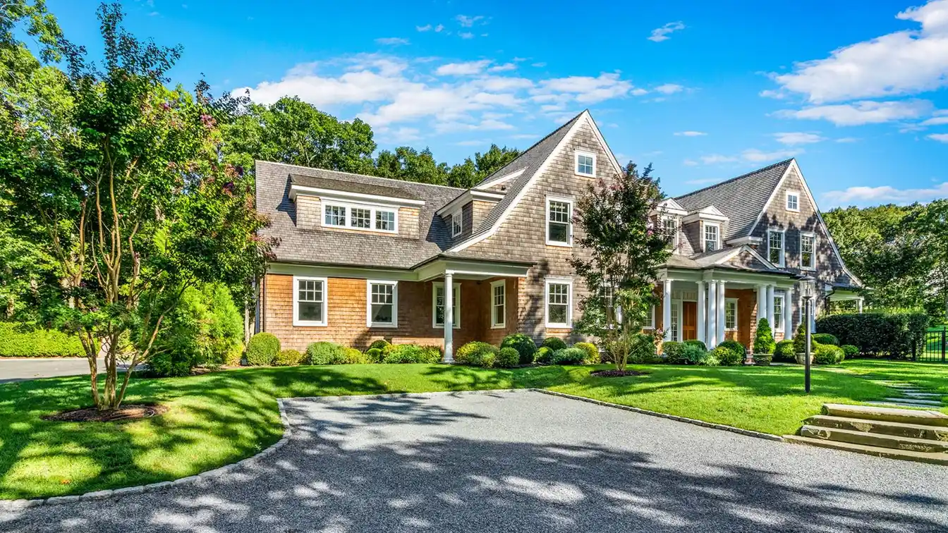 Beautiful Seven Bedroom Rental on a Landscaped Acre