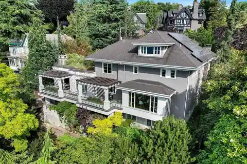 Timeless Architecture with Modern Vision